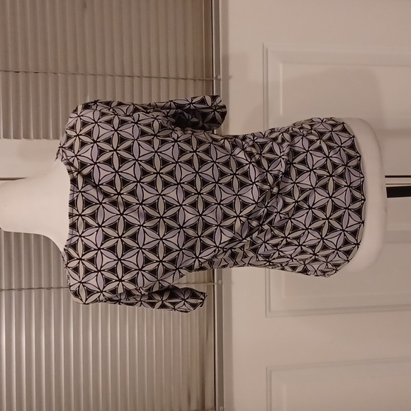 4/$40 Floral Top With Attached Camisole - Size Medium - Picture 4 of 5